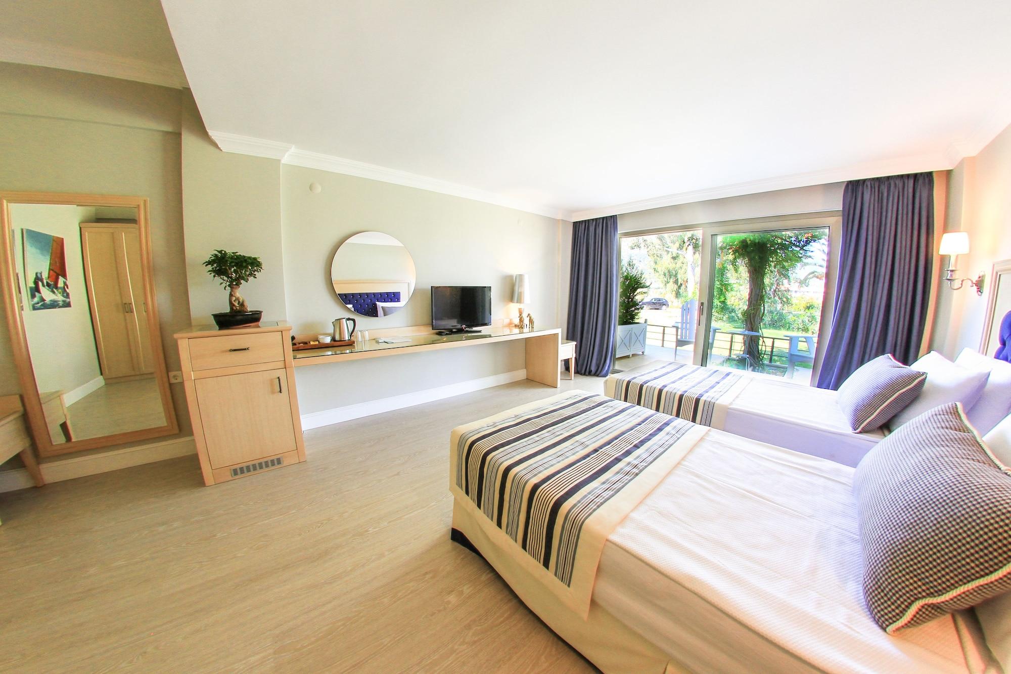 Palm Bay Beach Hotel Emecik 外观 照片